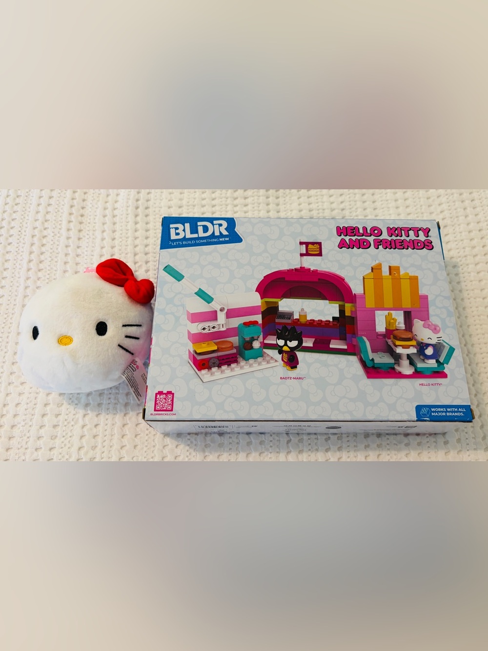 NEW Hello Kitty and Friends BLDR Set & reversible Plush *BUNDLE*